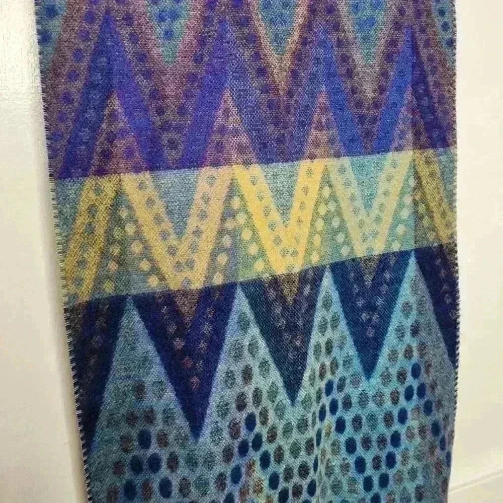 Cashmink by V Fraas Chevron Print Scarf Germany Fringe Soft Purple Blue Zig Zag